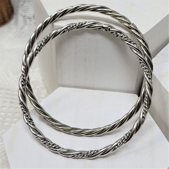 Gorgeous Matching Silver Bangle Bracelets Twist Design - Picture 5 of 6
